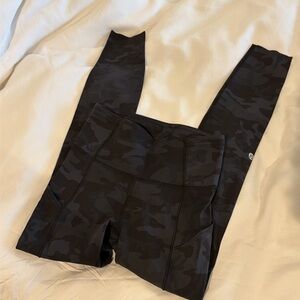 Lululemon High Rise “Fast and Free” Leggings - w/pockets (Gray Camo)